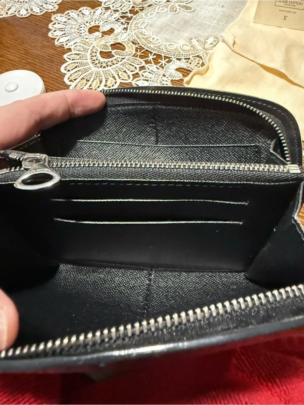 Louis Vuitton Black Epi Leather Compact Zip Wallet - Picture 6 of 9